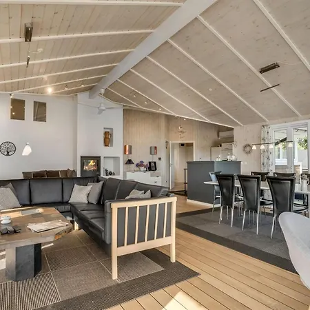 Eljas - 200m To The Fjord By Interhome