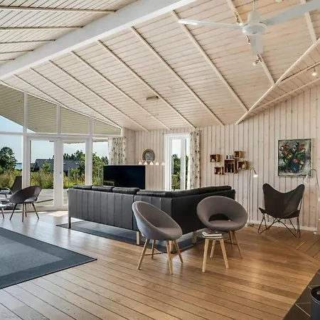 Eljas - 200m To The Fjord By Interhome